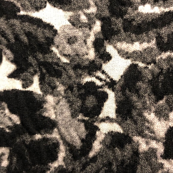 Commission Floral Jacquard Knit Merino Wool Skirt - Picture 3 of 8